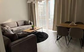 Stunning Modern 2Bed Apt Near Dublin City& Airport